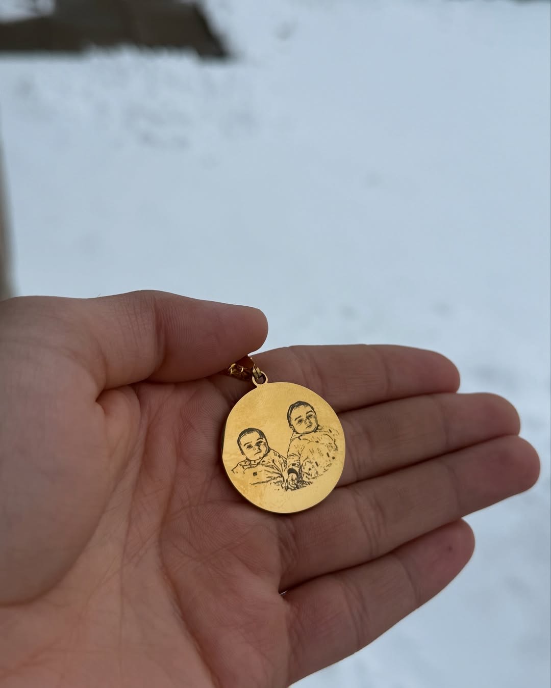 Round Shape Engraved Pendant