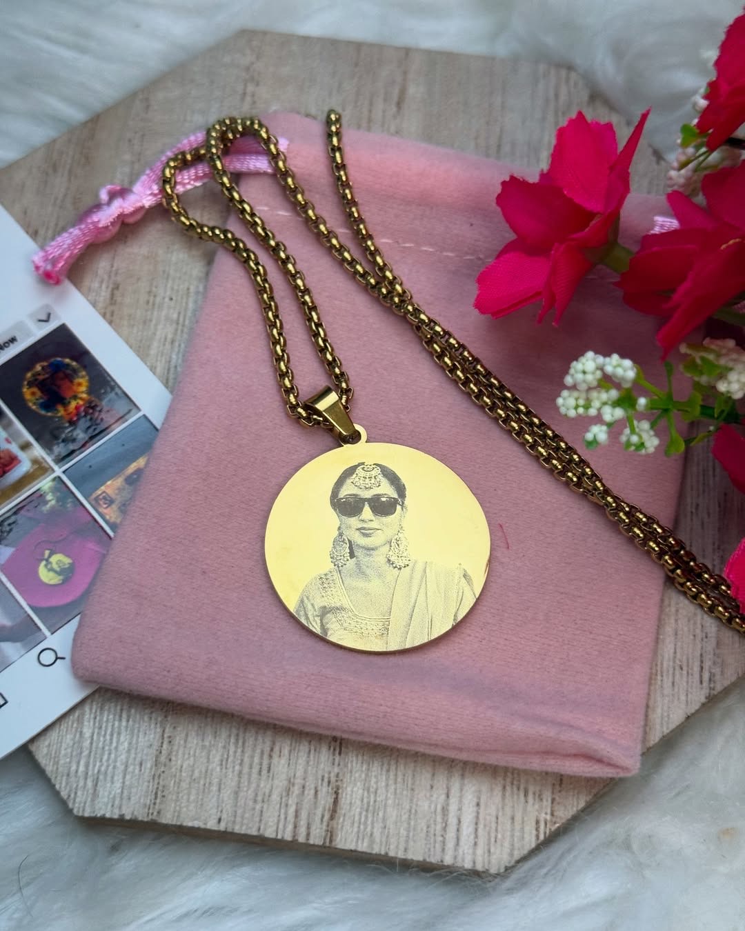 Round Shape Engraved Pendant